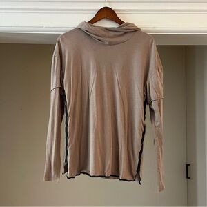Lightweight Alo Hoodie, Double Sleeved Men’s Small in Tan